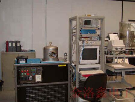 Wenzel Oscillator內(nèi)部的相位噪聲測量系統(tǒng)